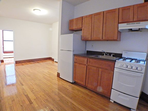 4th image of 2041 1st Ave APT 4