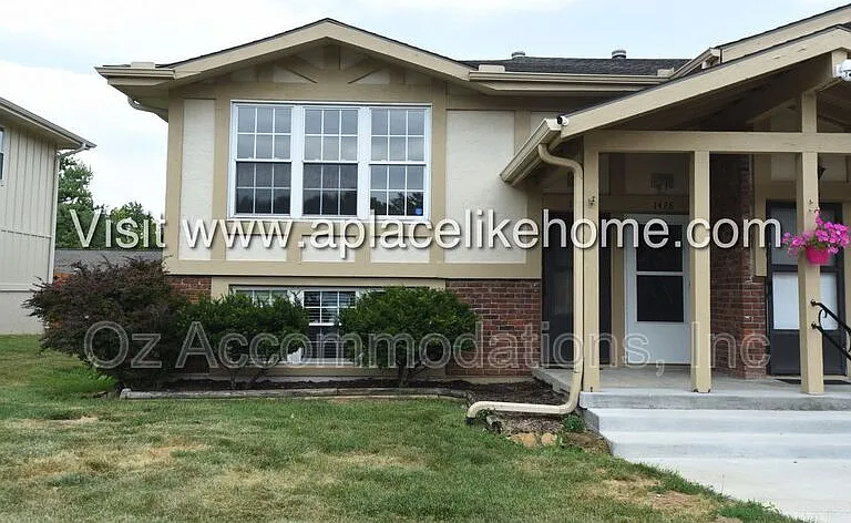 1428 NW 64th Ter — Photo 2