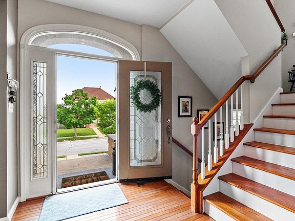 5th image of 3034 Saint Vincent Ave