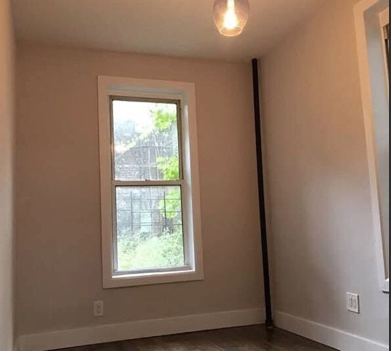 2nd image of 282 Macdougal St #2