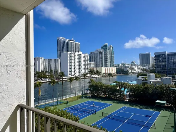 1000 Parkview Dr APT 518, Hallandale Beach, FL 33009