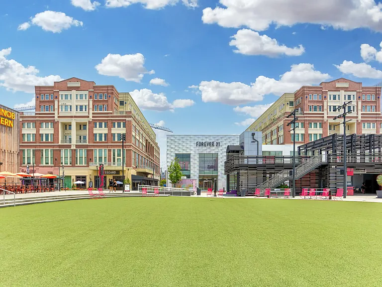 The Lofts at Atlantic Station- Exterior 9