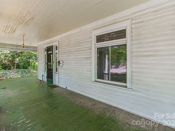 5th image of 711 N Wilson St