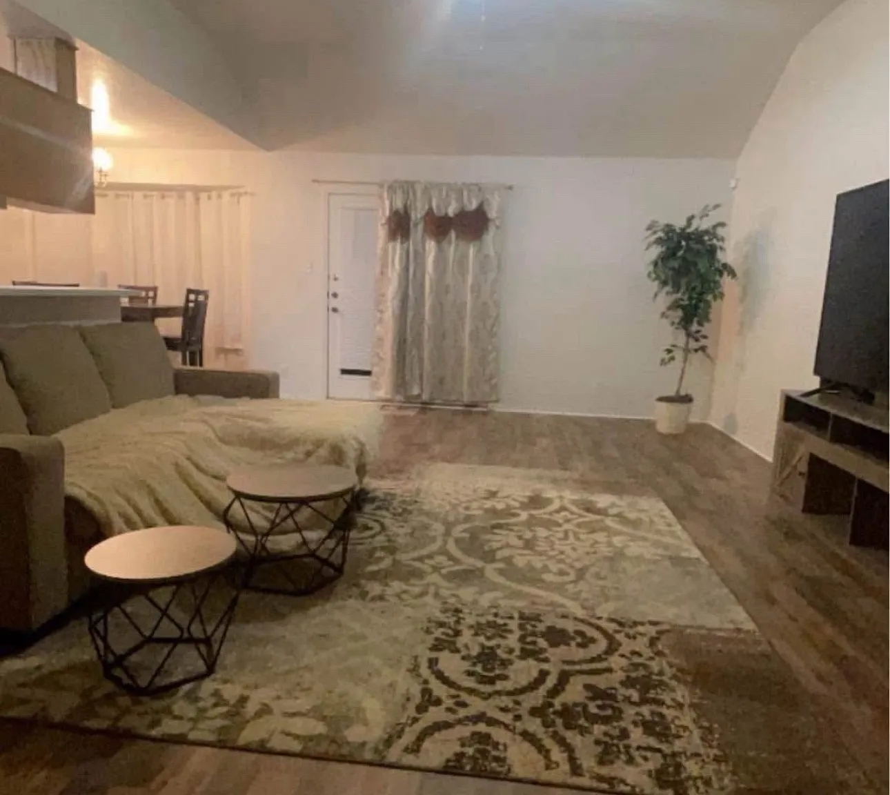 3300 Gus Dr — Photo 1