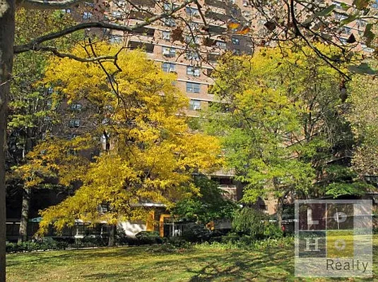 Sold by LoHo Realty | media 12