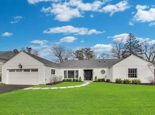 255 Ingram St, Northfield, IL 60093