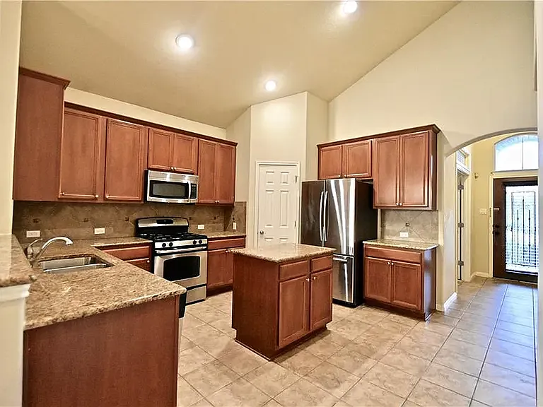 11428 Running Brush Ln — Photo 3