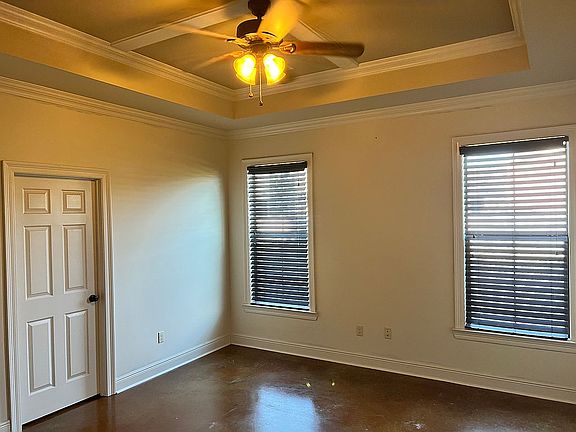 4th image of 120 Fullerton Ln