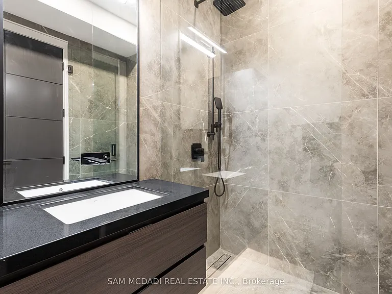 1019 Strathy Ave — Photo 27