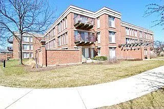 371 Kelburn Rd APT 323 photo 1