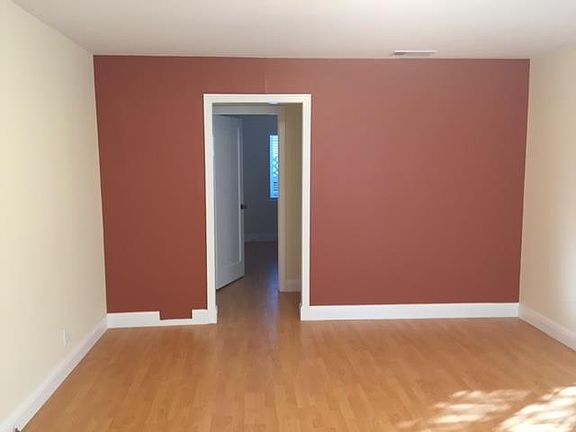 3rd image of 700 Mariposa Ave APT 4