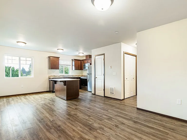 1019 Curtis St — Photo 11