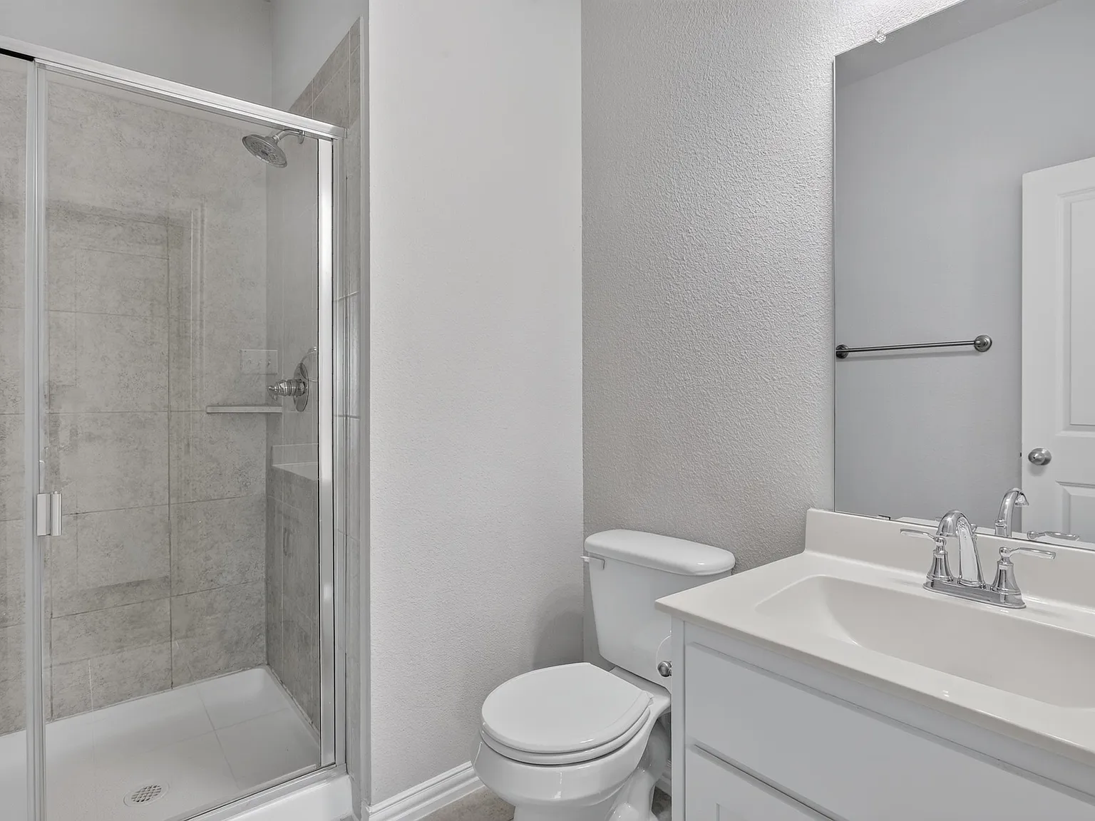 4 bed, 2010 sqft, $2,500 — Photo 4