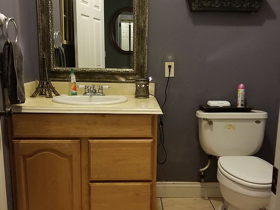 3rd image of 1566 Currie Dr