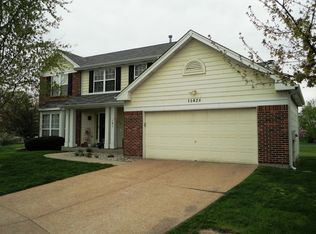 15428 Bartlett Pear Dr, Florissant, MO 63034