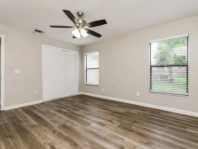1418 Mona Dr — Photo 10