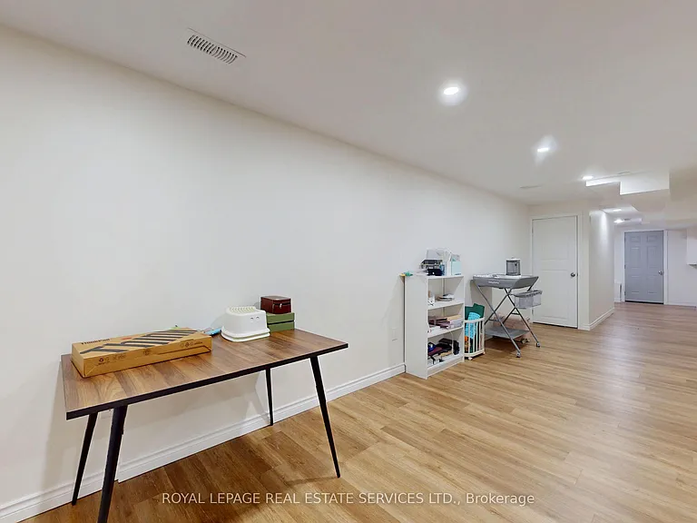 65 Morwick Dr — Photo 30
