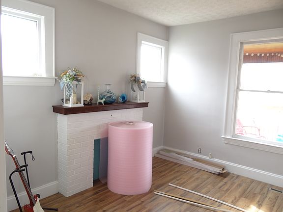 5th image of 2320 Fairview Ave
