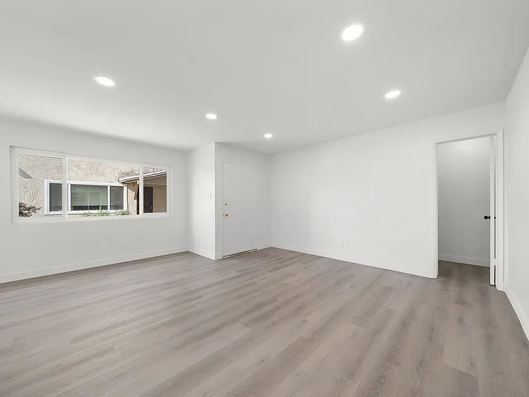 3444 E Wilton St #2 — Photo 2