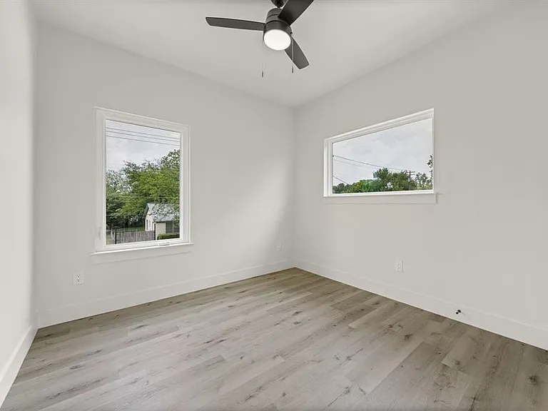 8507 Hathaway Dr #B — Photo 27