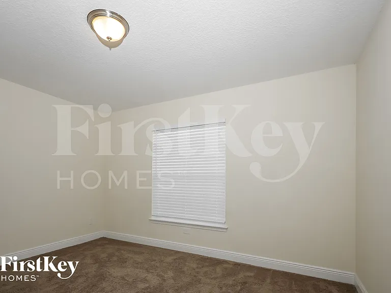1262 SW San Esteban Ave — Photo 11