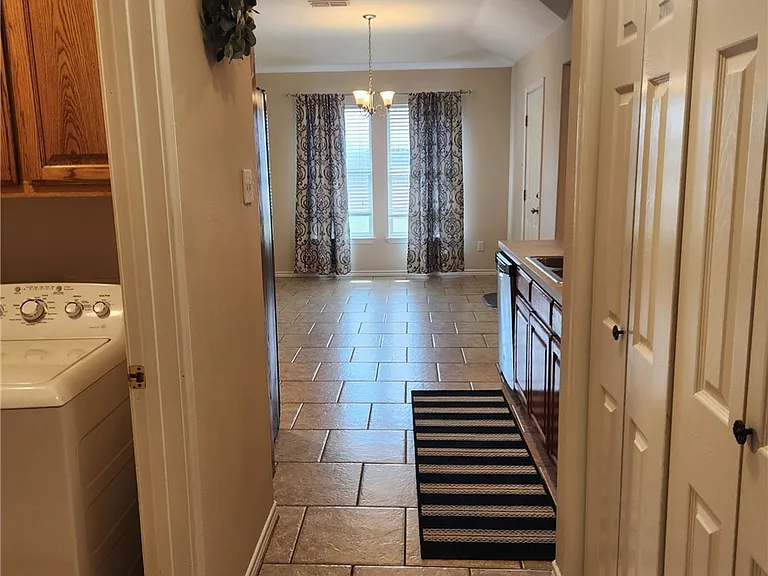 2012 Cottonwood Dr — Photo 10