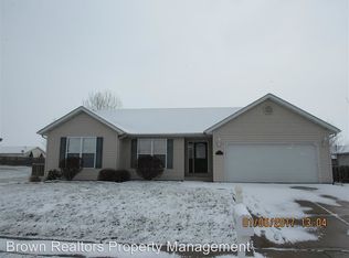 10913 Fallowfield Dr, Lebanon, IL 62254