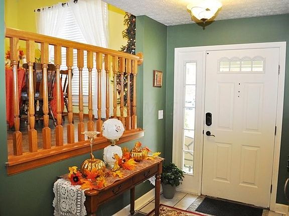 4th image of 1502 Autumn Dr