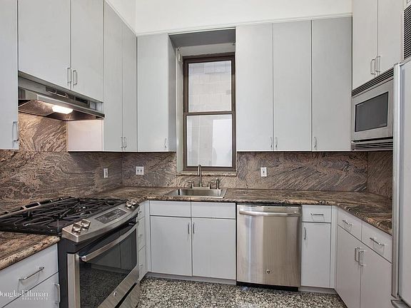 2nd image of 120 E 85th St APT 1W