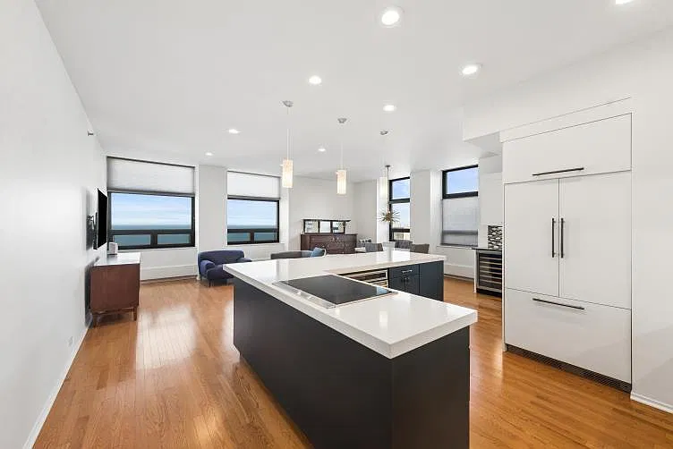 680 N Lake Shore Dr — Photo 3
