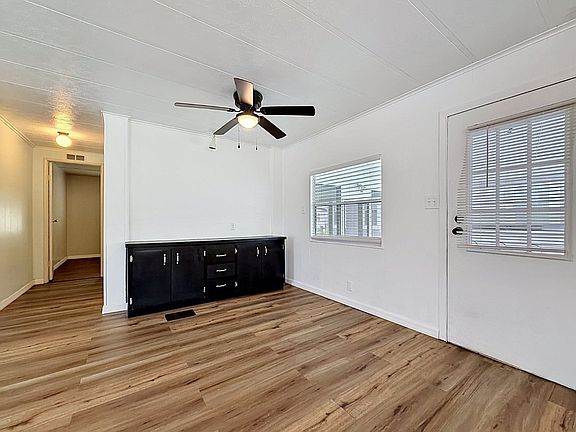 4th image of 2718 King George Ave