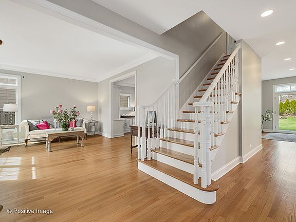 3rd image of 260 Ann St