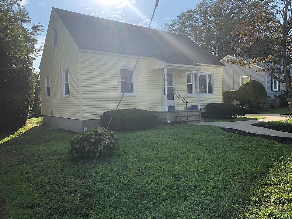 2nd image of 213 W Sylvania Ave