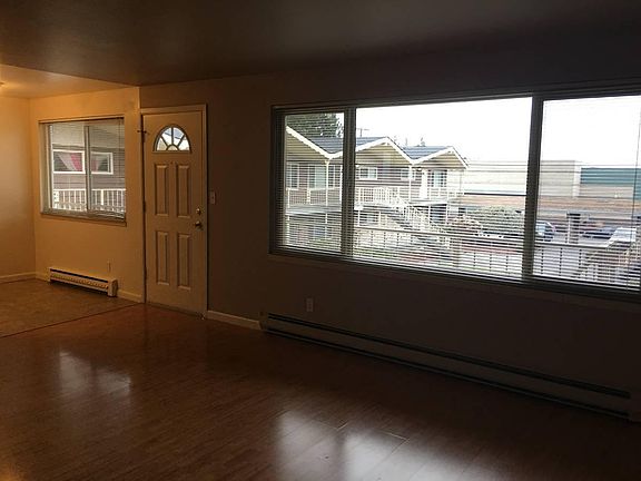 3rd image of 1115 N 183rd St APT 107