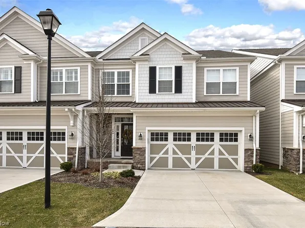 103 Bell Tower Ct, Chagrin Falls, OH 44022