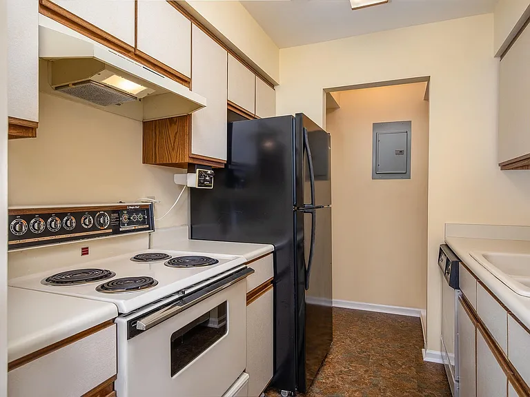 110 Heywood Rd #2D — Photo 10