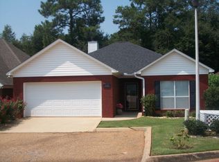 212 S Idlewild Path, Dothan, AL 36303
