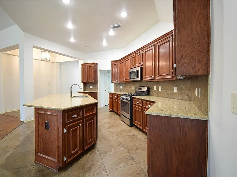 1511 Eden Meadows Dr — Photo 18