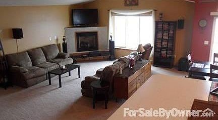 Living room
						:
						Open floor plan with tall ceilings.