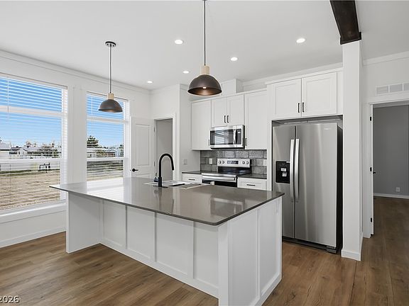 3rd image of 5621 Saddletree Rd