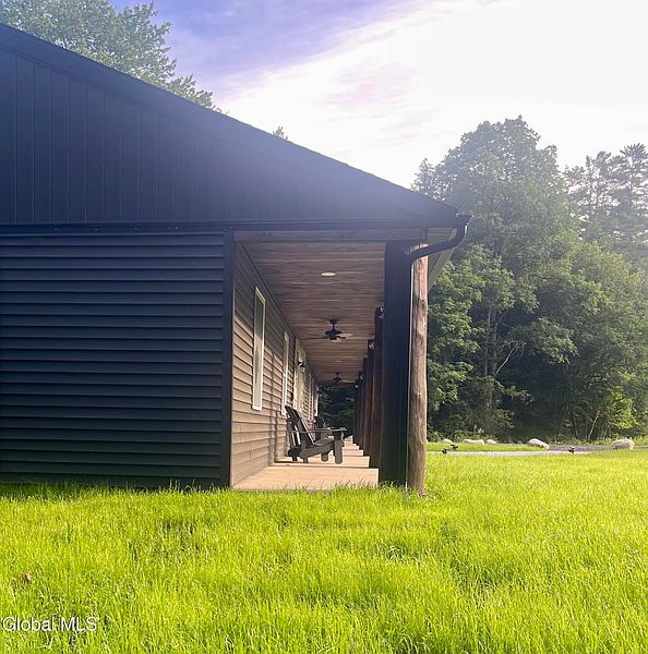 5th image of 741 Howe Road