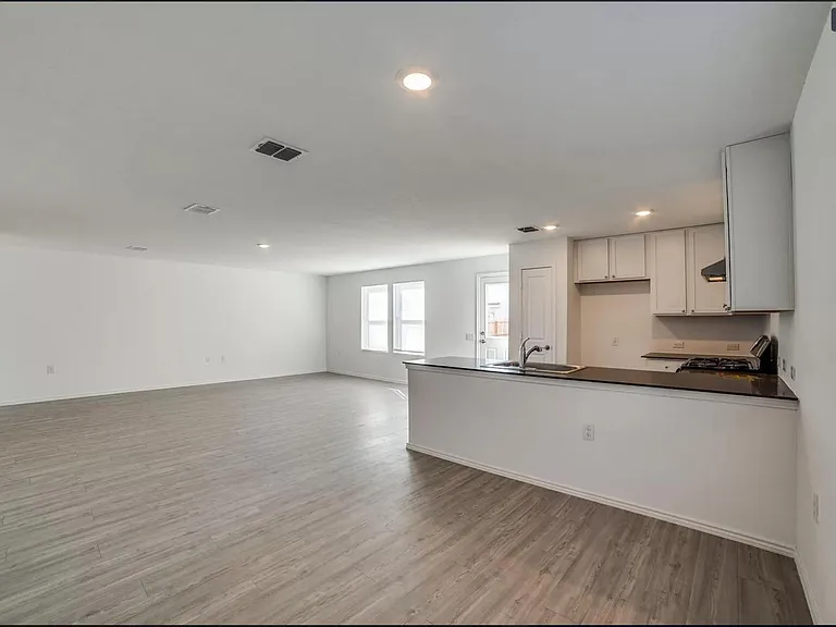 10031 Kersey Ml — Photo 2