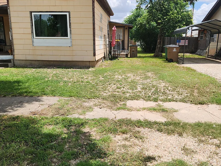 1210 Austin St #B — Photo 3