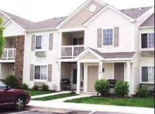 1119 Silverstone Dr, Carpentersville, IL 60110