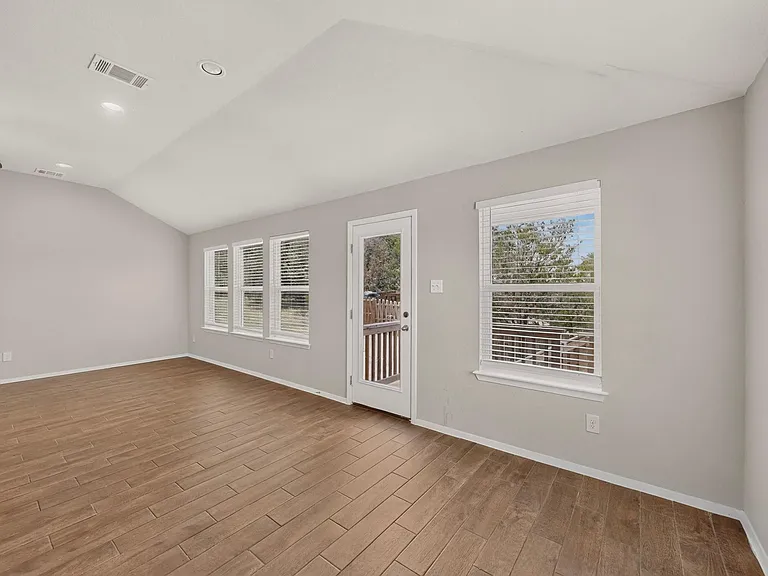 3704 Allegiance Ave — Photo 5