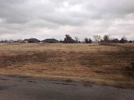 2nd image of 605 N 6th St