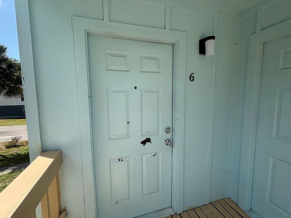 2nd image of 2404 SW 31st Pl #6