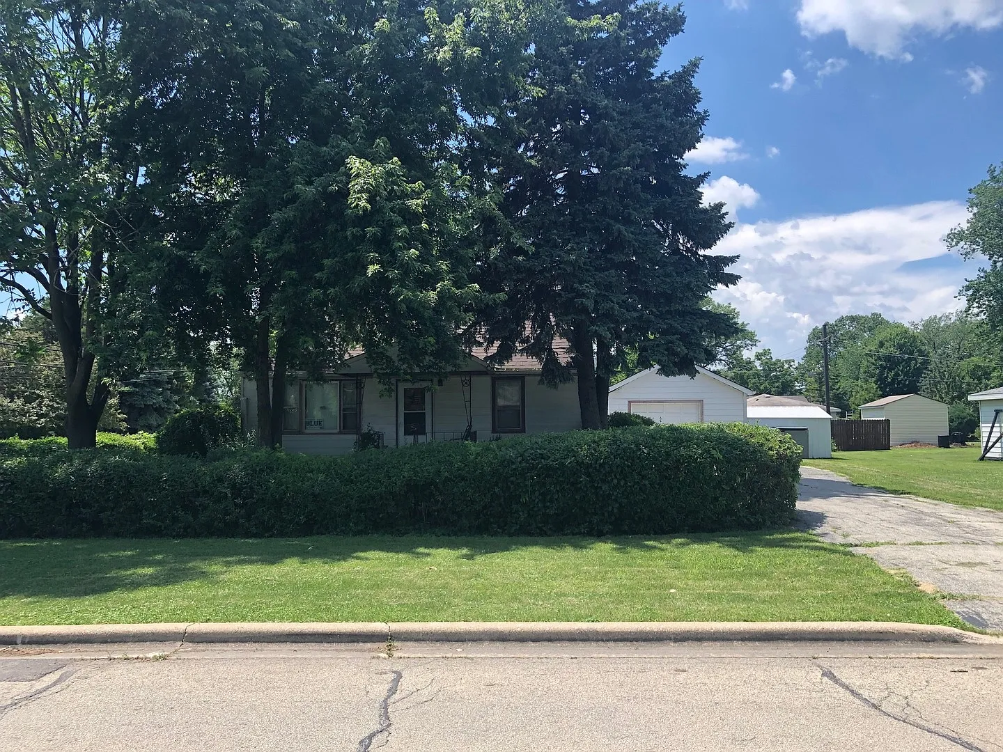 7242 S Octavia Ave photo 1