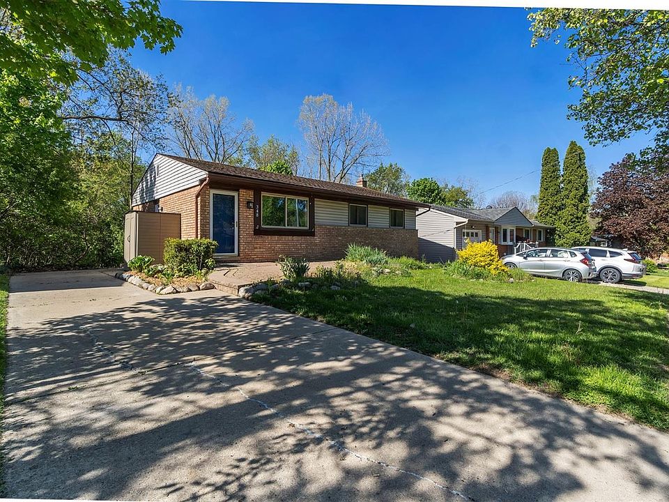 1st image of 348 Larkspur St