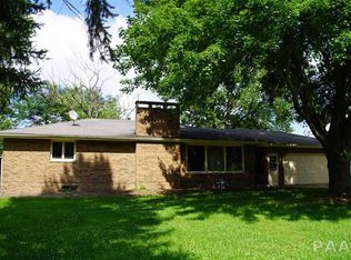 1522 Hickory Point Rd, Metamora, IL 61548